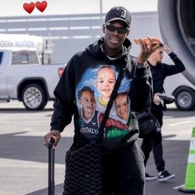 realcaroassmann's profile picture. #newyorkforever 
TOWERS ❤️
ALLEZ PARIS ❤️💙