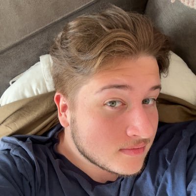 KevkoClaraBow's profile picture. ”Long story short, I survived ! ” - Eras Tour - Gelsenkirchen N2 | Hamburg N2