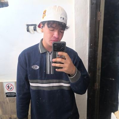 luandy_games's profile picture. mirando.

Cali Colombia 📍🇨🇴