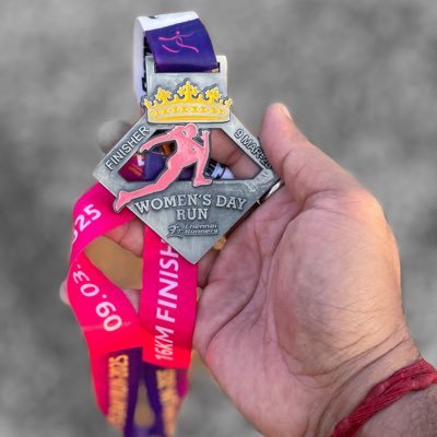 skdeb123's profile picture. Difficult is easy.... impossible might take little longer 😀