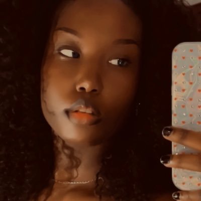 aysha_stella's profile picture. ✝️ Esaïe 53: 4.7