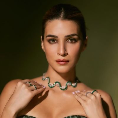 VitoriaRod10017's profile picture. multifandom bangpink, Taylor Swift, karol g, bad bunny, pinar deniz  @palmeiras @lfc