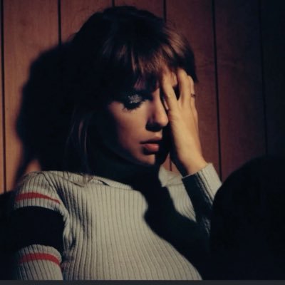 _womansworld_'s profile picture. Meet me at midnight