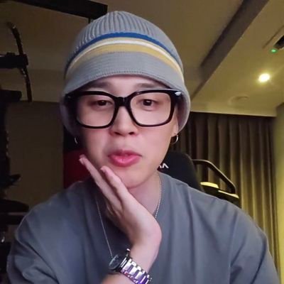 alesjinko27's profile picture. The music's got me going 🎶