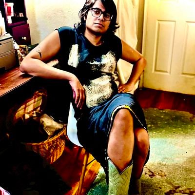 aromatasemebro's profile picture. trans alt girl, writer. hands have come up from the dark before and slid away again, why not yours?