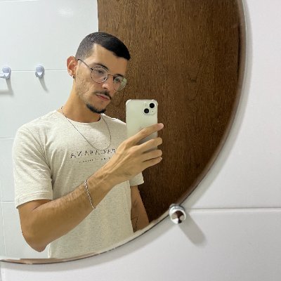 fewhoran's profile picture. meet me in the night time // ⓟ