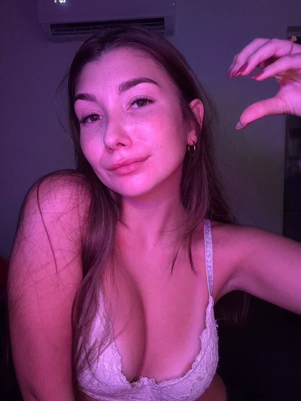 bmysticpig's profile picture. hiii nineteen f - new alt
searching for cool people /ppl for convos