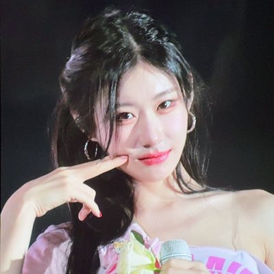 JzuUiNFQKHwm0bg's profile picture. 98|itzy|midzyチェリョン大好き🦊INFP ・・・・・・itzy好き、チェリョン好き仲良くしましょ〜😊 ・・23/2/23👑 24/6/6 ☠️ 25/10/11.12 💝