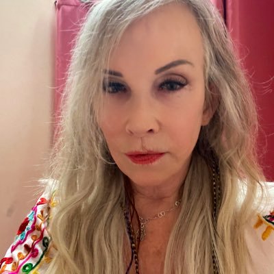 PoetryOnTheRoc2's profile picture. #Author #Poet #ElizabethCusack #books https://t.co/HsYAf2V1dw #LoversLeap  #NothingButTheSea  #Sappho #FeversOfTheMind