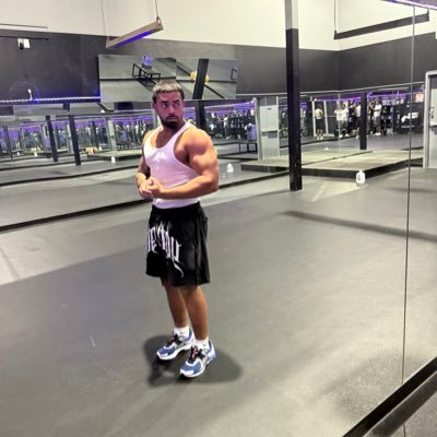 Bthlen_'s profile picture. 