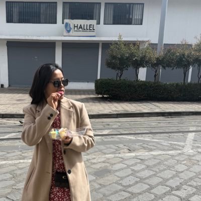 samthidalgo's profile picture. minding my own business 🕯️