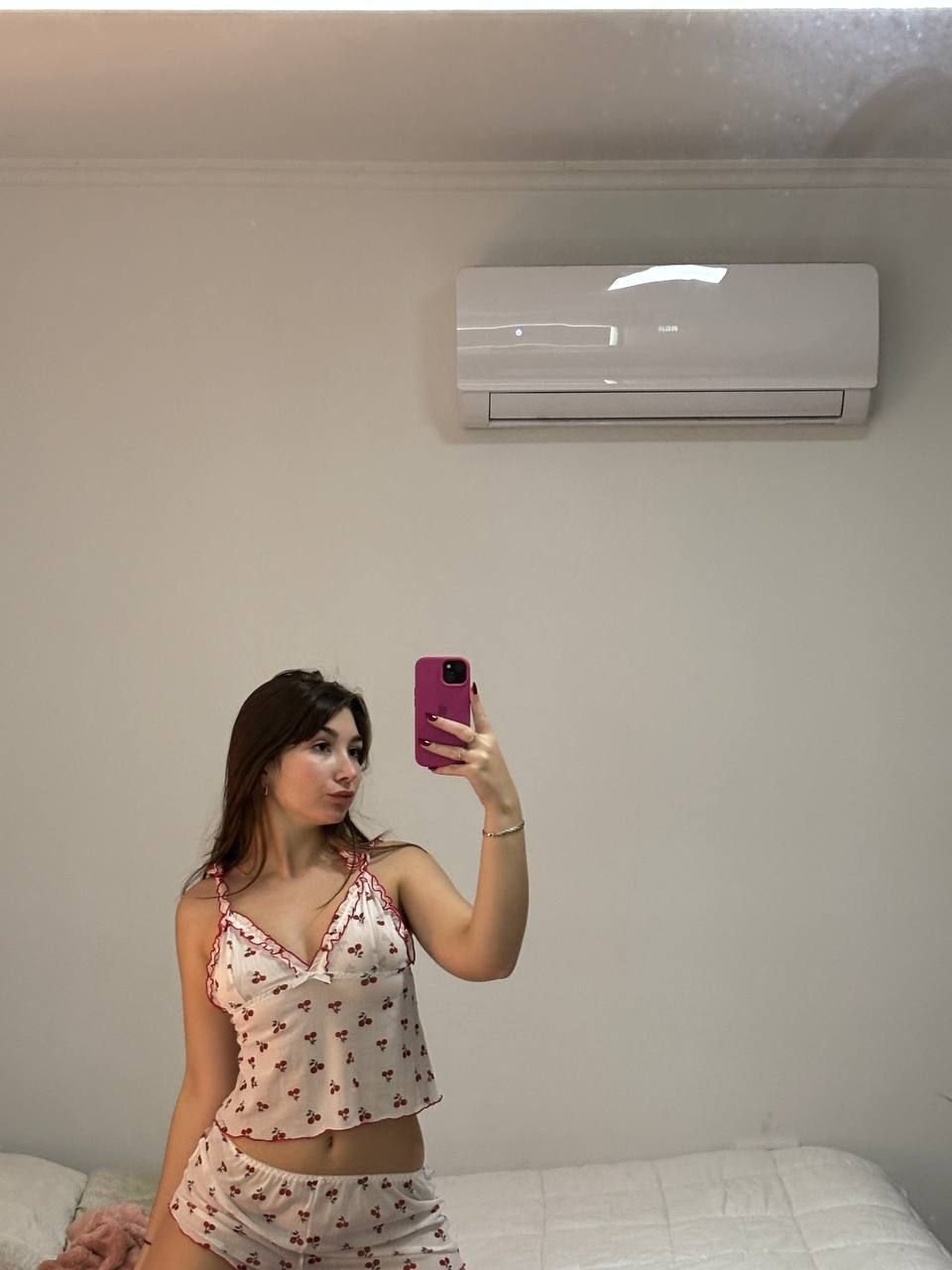shiny_kassandra's profile picture. heyy 19f here - backup profile
wanting to meet moots /friends to connect with