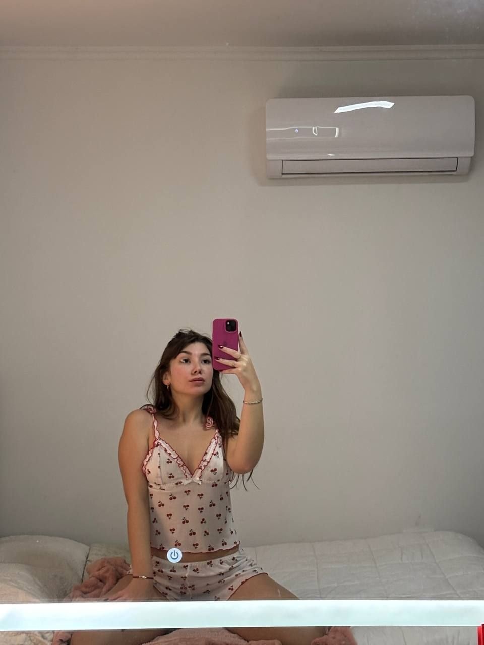 SiemerY22824's profile picture. heyyy 19f here - backup profile
wanting to meet new friends /besties to talk to