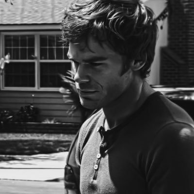 _smxq's profile picture. …..