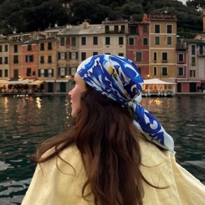 akinlarca's profile picture. Ben, her zamanki sabırsızlığımla önden gidiyorum.