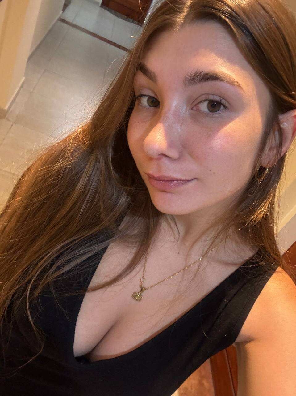 SienaSkane724's profile picture. hello 19 female - new alt
hoping to find new friends /besties to vibe with