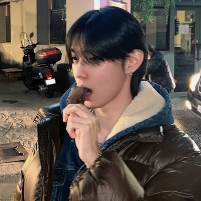 frxdr1ck_Sxng's profile picture. 시간이 걸려도 그대 반드시 행복해지세요 ˚°❀⋆.ೃ࿔*:･