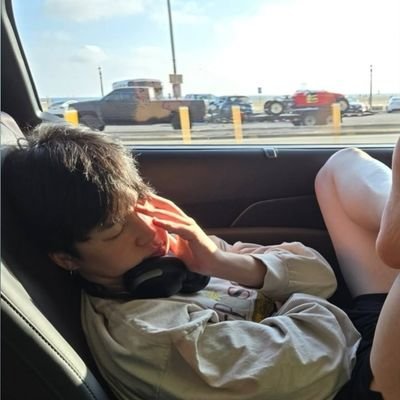 piikky_buubuu's profile picture. ชั้นจะอยู่ ชั้นจะสู้ ชั้นจะไม่ถอย แต่ตอนนี้เหนื่อยแล้วถอยแปป