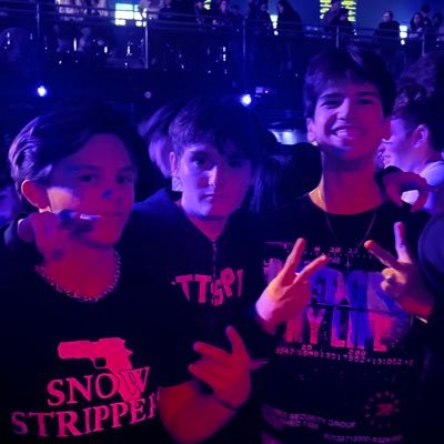 DeclanLowes's profile picture. #1 fan of the map lake in csgo