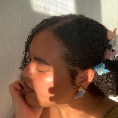 alxndraklein's profile picture. Content Writing & Copywriting || Poetry & Storytelling || Lover Girl ✨💭