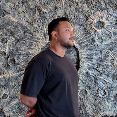 Kaleidoxope's profile picture. 𝙎𝙞𝙩 𝙞𝙣 𝙩𝙝𝙚 𝙛𝙧𝙤𝙣𝙩 𝙧𝙤𝙬 𝙬𝙖𝙩𝙘𝙝 𝙩𝙝𝙚 𝙥𝙧𝙞𝙣𝙘𝙚𝙨𝙨 𝙙𝙞𝙚. || ENTJ-A || Gemini Stellium, if you care to know.