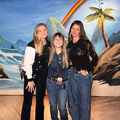 funny4eva's profile picture. 💃Dancer💃 🎤Singer🎤 🐶Dog Lover🐶 Huge fan of @alyandaj 💖🎼🎶🎤🎵 Scorpio ♏️ I go to concerts