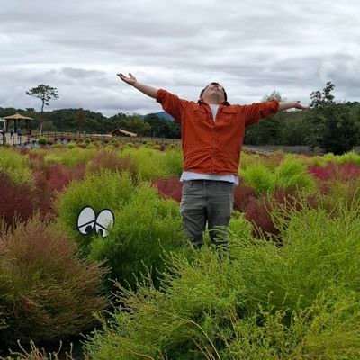 pinkroad_yol's profile picture. 세상을 다르게 보는 눈. 그리고 세상을 바꾸기 위한 무지개 힘을 믿는다.