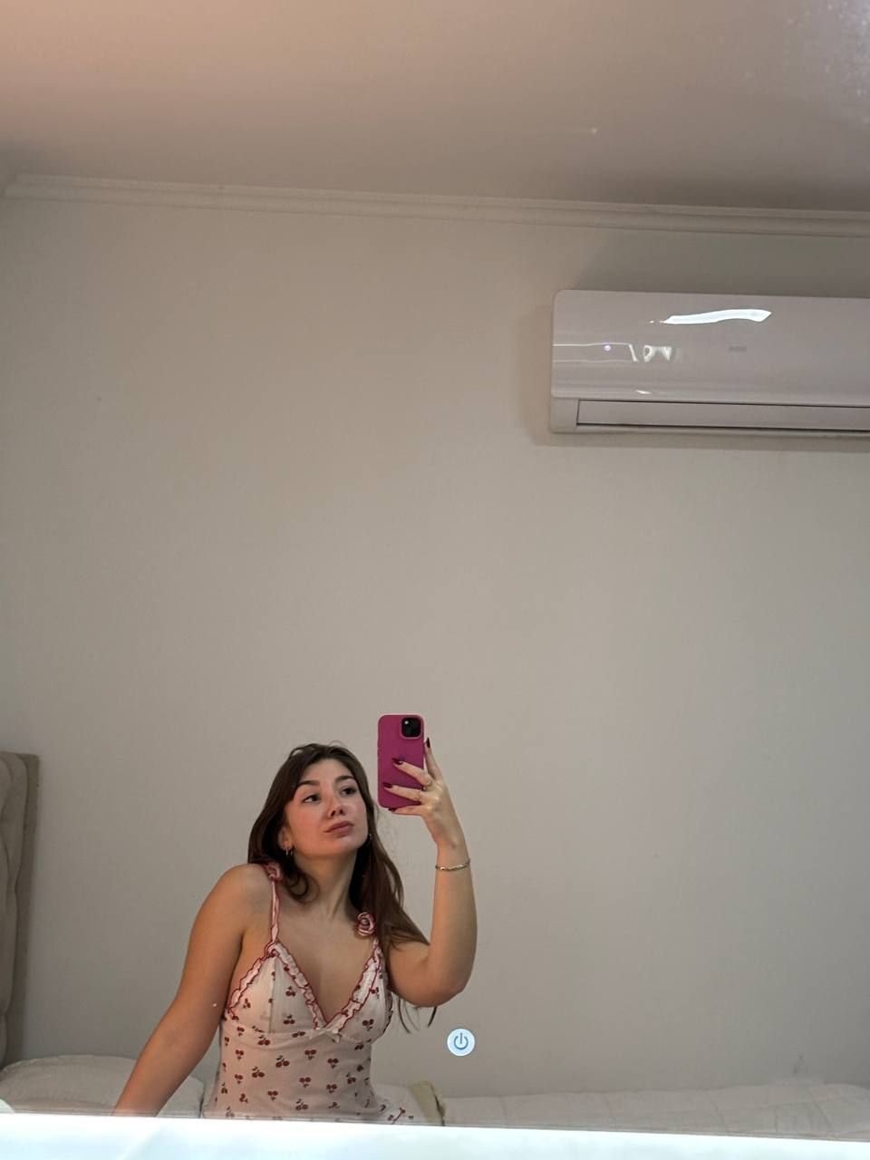 freyjasiacoin's profile picture. hihi 19 female - alt account
trying to find friends /ppl to connect with