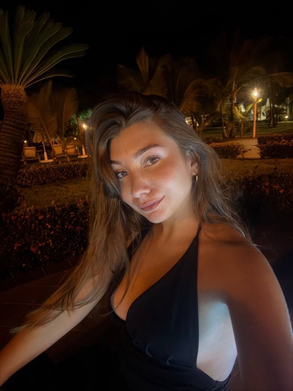 koalajumping's profile picture. hello 19f here - new backup
searching for cool people /ppl for convos