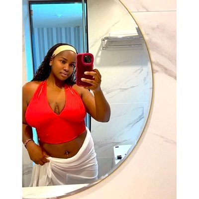 Shazzy_Bubble's profile picture. 🇰🇪👑The East African Queen👑🇰🇪•Actor •Plus Sized Model || Self Loving Big Batty Gal🤍🪬🪔🌻. IG: Shazzy_Bubble 🇰🇪🇿🇦🇰🇷