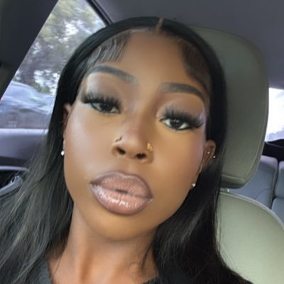 xprettygirlll__'s profile picture. sweet but pysch 👱🏾‍♀️