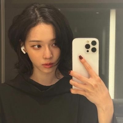 rorabaemoon's profile picture. 