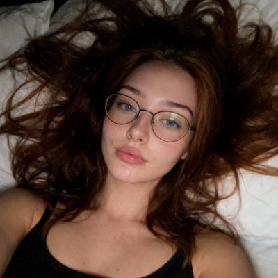 emilyyyray04's profile picture. hit me up :)