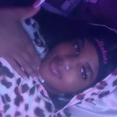 Poohhamoree's profile picture. 