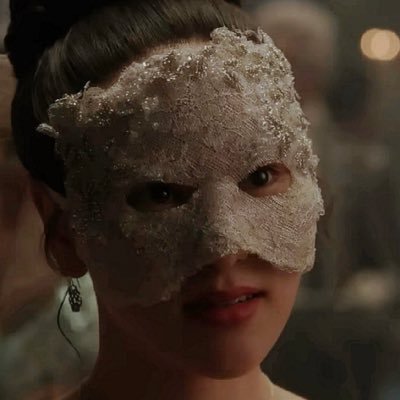 thladyinsilver's profile picture. 𝘴𝘰𝘱𝘩𝘪𝘦 𝘩𝘢𝘥 𝘯𝘰 𝘪𝘭𝘭𝘶𝘴𝘪𝘰𝘯𝘴 𝘢𝘣𝘰𝘶𝘵 𝘩𝘦𝘳 𝘱𝘭𝘢𝘤𝘦 𝘪𝘯 𝘭𝘰𝘯𝘥𝘰𝘯 𝘴𝘰𝘤𝘪𝘦𝘵𝘺. 𝘴𝘩𝘦 𝘸𝘢𝘴 𝘢 𝘮𝘢𝘪𝘥.