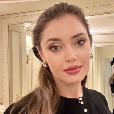 sOntHQ's profile picture. The essence of life lies in its flow. Passionate about travel, fitness, and photography. An independent girl.