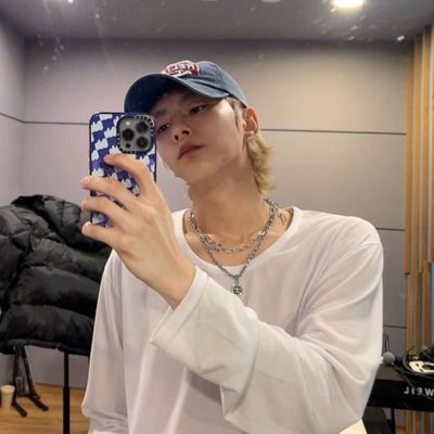 istriode's profile picture. 