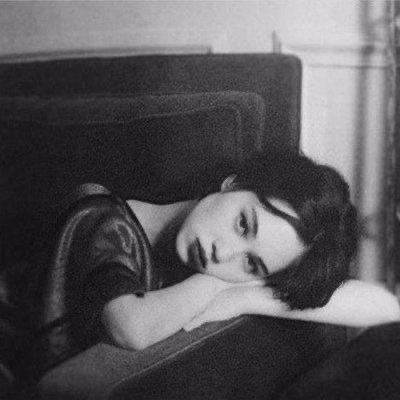 winetiquettes's profile picture. lemaire's forever lover and lispector's devotee