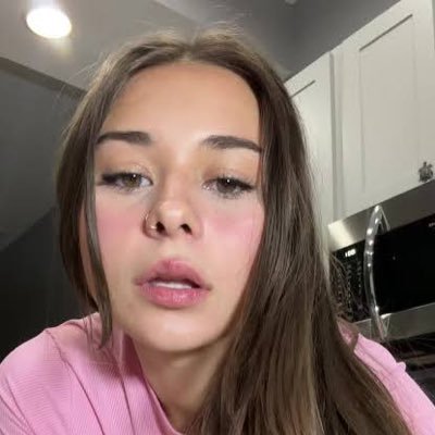 Aslyn4739318392's profile picture.
