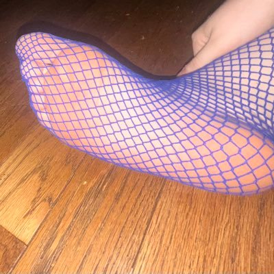 prettttyfeeet72's profile picture. A starting OF model with a big bouncy ass, loud backshots and pretty feet 😉👣🍑