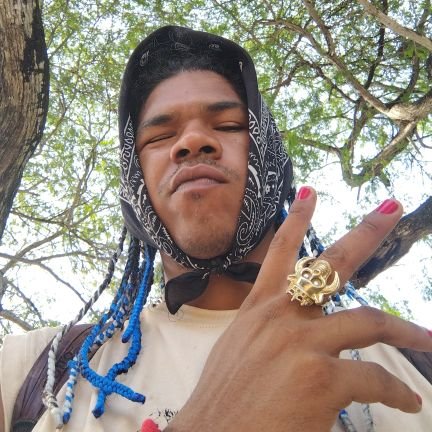 hiCallmeDL's profile picture. de todos un poquito, pero somos honestos hasta el final. 🤠