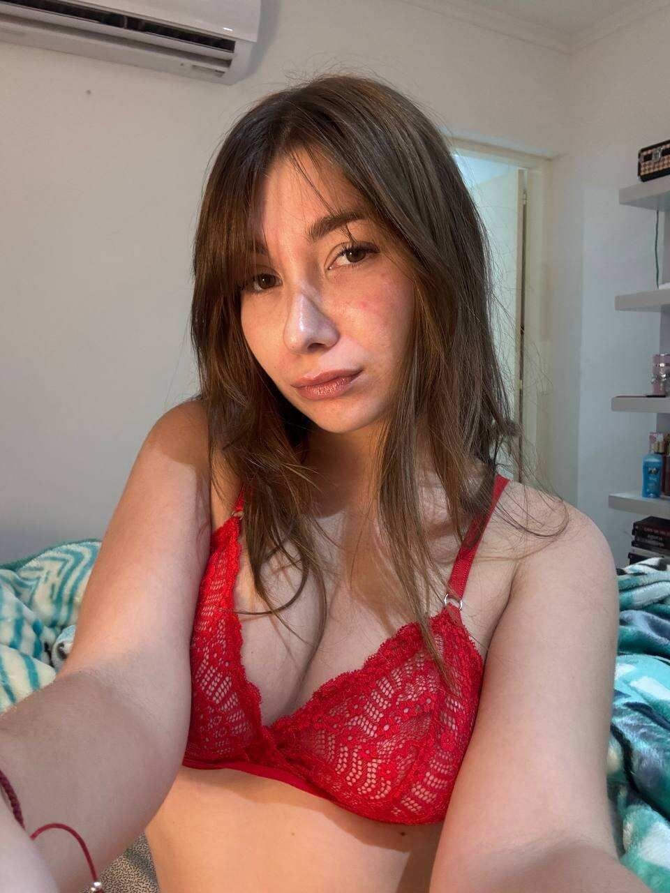 titaniummira's profile picture. hiii 19f here - new backup account
wanting to meet moots /friends to vibe with