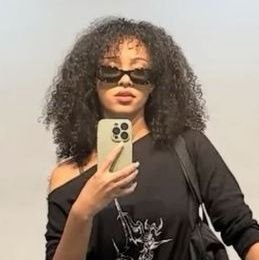 4h44mn's profile picture. ᪤ Could we all just move to the moon?