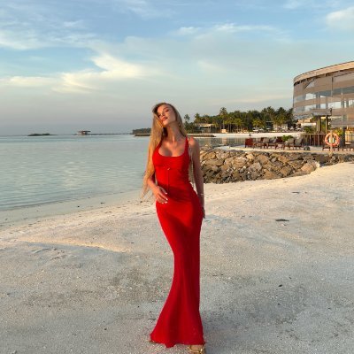 Lala998111's profile picture. “The world is my stage, and it’s here that I am destined to shine.”