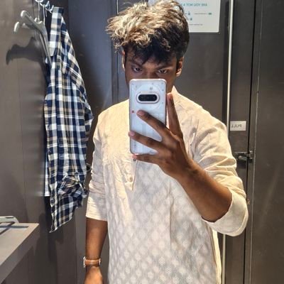 loonergeek's profile picture. My MacBook is my GF💻|AIML|☕ coffee is for survival