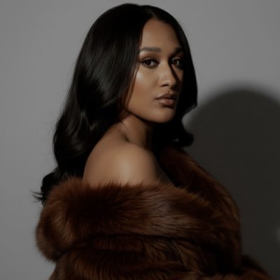 genesisgibelli's profile picture. gratitude & growth