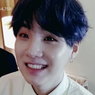 MinYoongiALT's profile picture. u said me tweeting that lando norris gets backshots on ao3 is weird and u expect me to rt ur missing sister????