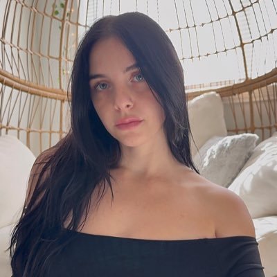 @broke4ella