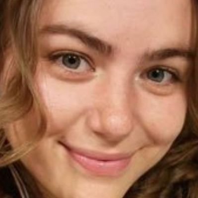 arya_krmzgl's profile picture. asi ruhlu sun diyorlar