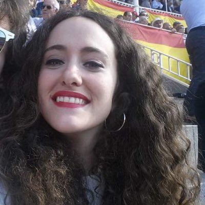 lauragm7's profile picture. Bibliófila y melómana. Andaluza y canaria. Siempre buscando. La de arriba es mi Strato.